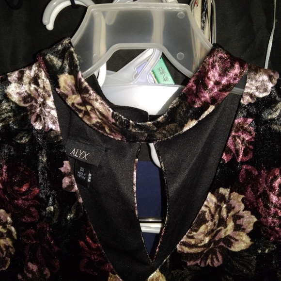 Dress - Picture 3 of 5